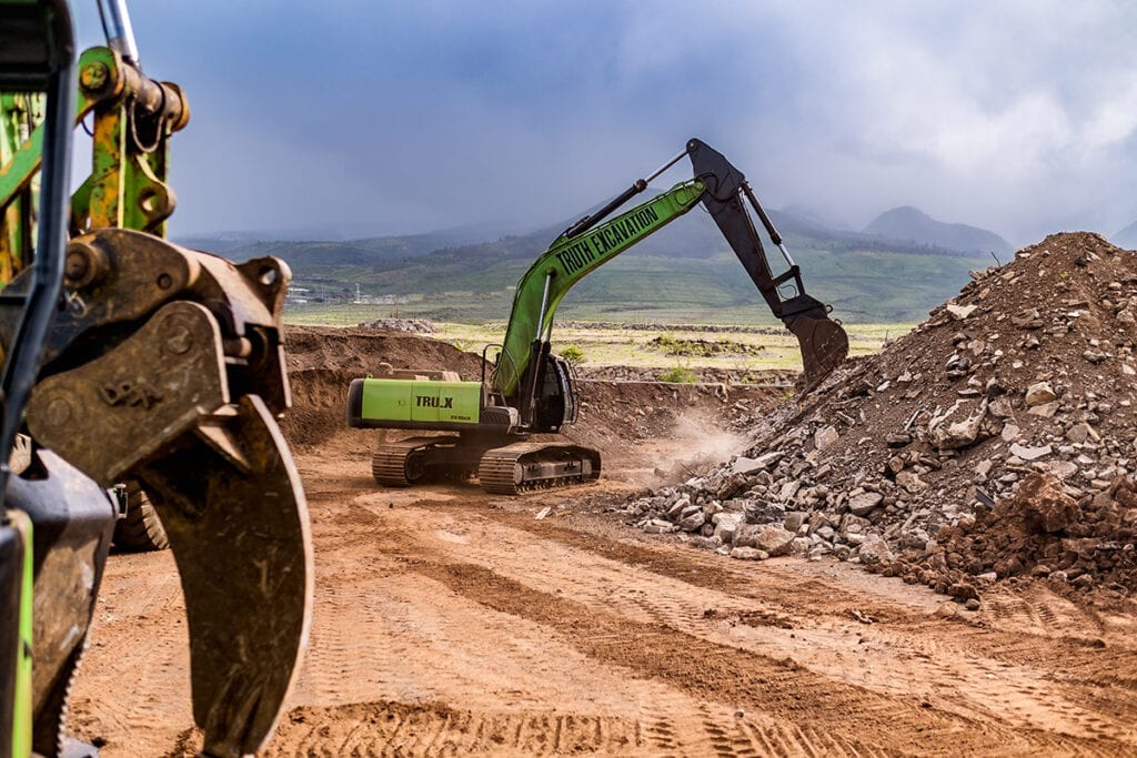 truth excavation maui hawaii tractor digging on hawaii job site truth excavation maui hawaii tractor digging on hawaii job site